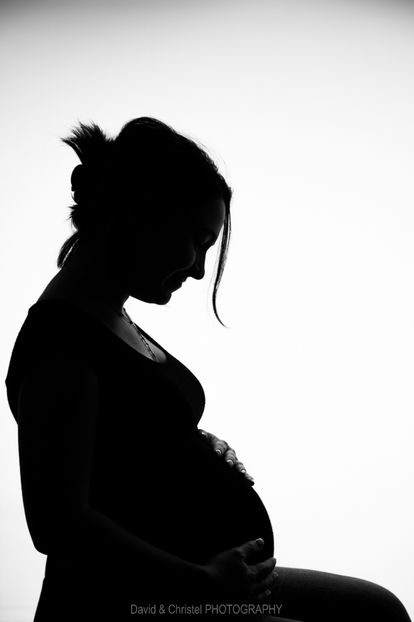 photo femme enceinte noir blanc
